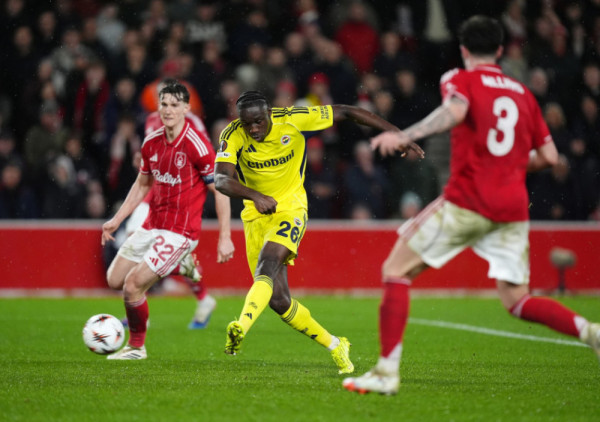 (VIDEO) Fenerbahče bio na pragu senzacije, Notingem uspeo da ode dalje