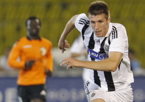 Crno-beli vremeplov u Briselu sa Vojislavom Stankovićem: Sale Ilić me je pitao - 'Vranjanac, bi li smeo da šutiraš penal?'