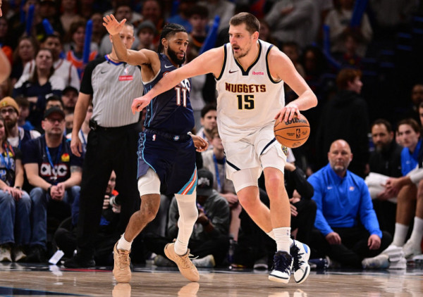 (VIDEO) Šej Gildžes Aleksander gađao loptom Jokića, pa popio tehničku: Džoker šokiran provokacijom