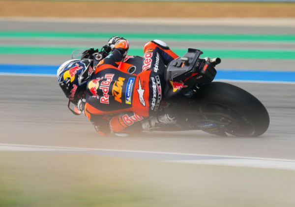 (VIDEO) Pedro Akosta stao na put moćnom Becekiju! Španac najbrži na startnoj sprint trci Moto GP sezone