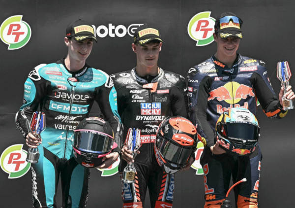 Spektakularan foto-finiš otvorio Moto3 sezonu u Buriramu: Almansa slavio ispred Kilesa