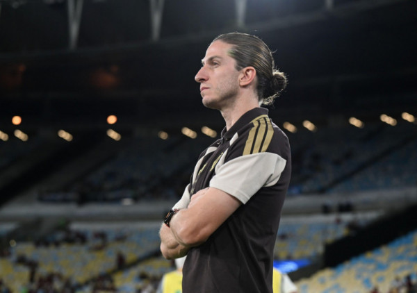 Trenerski hlebu, gorak li si: Felipe Luis dobio šut kartu posle pobede s osam golova i dve titule