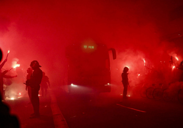 (VIDEO) Atmosfera linča u Barseloni: Sačekuša za autobus Atletika