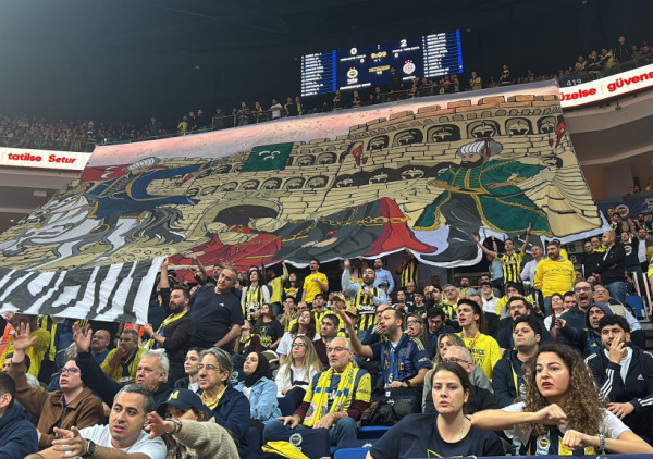 Fenerbahče prošao "jeftino" za provokativni transparent protiv Partizana: Zvezda dobila kaznu