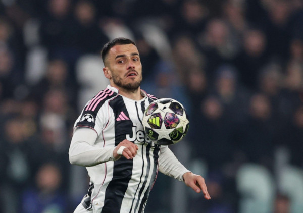 Murinjo želi Kostića: Benfika krenula po srpskog fudbalera