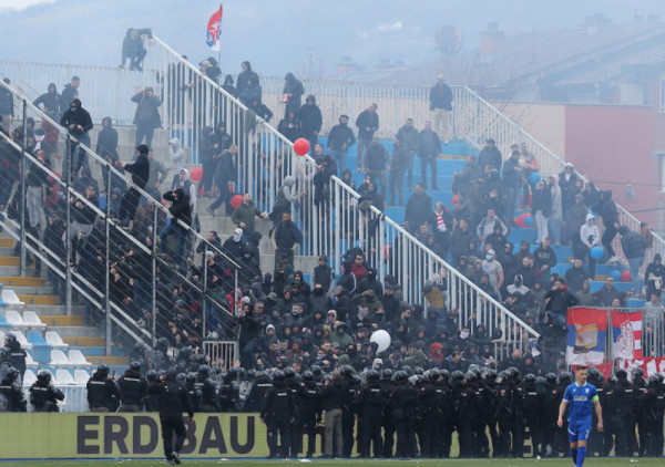 (FOTO) Policija je morala da reaguje: Evo zbog čega je prekinut meč Novog Pazara i Crvene zvezde