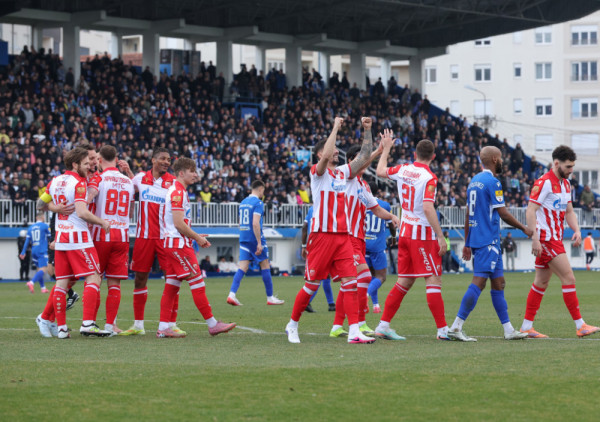 (VIDEO) Prvo, pa muško: "Bomba" Tiknizjana u Pazaru za špice