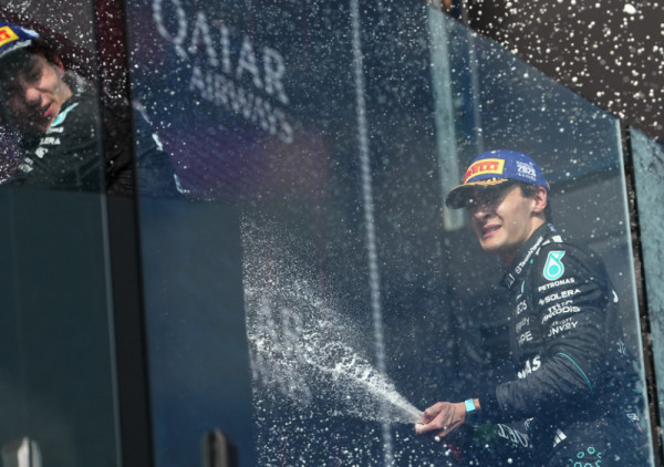 (VIDEO) Dominacija Mercedesa: Rasel na startu sezone slavio na Velikoj nagradi Australije