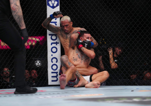 BMF pojas ima novog vlasnika: Oliveira pokazao Holoveju da je rvanje najdominantnija MMA disciplina