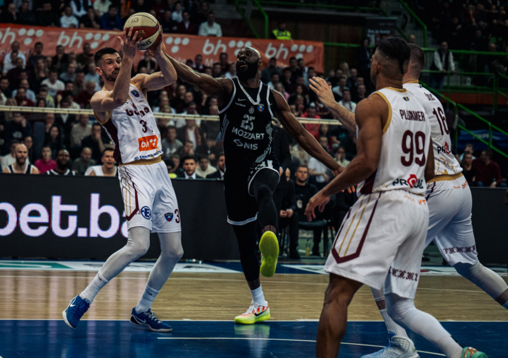 Košarkaši Partizana i Bosne