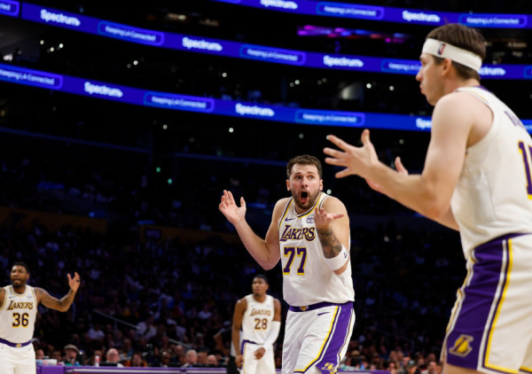 Dončić i Rivs bolje igraju bez Lebrona Džejmsa