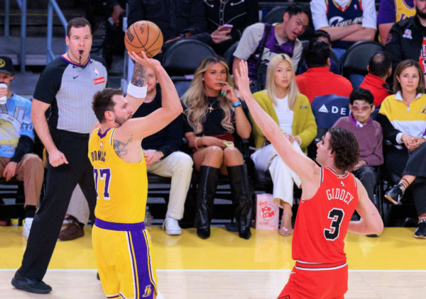 (VIDEO) Trenutak kada se upisao u istoriju: Luka Dončić zabeležio rekord u dresu LA Lejkersa