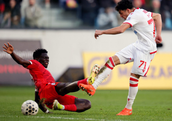 (UŽIVO, FOTO, VIDEO) IMT - Crvena zvezda: Šampion svim silama juri izjednačenje