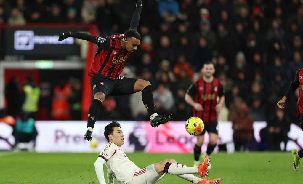 Eli Žunior Krupi preskače Enda (Liverpul)