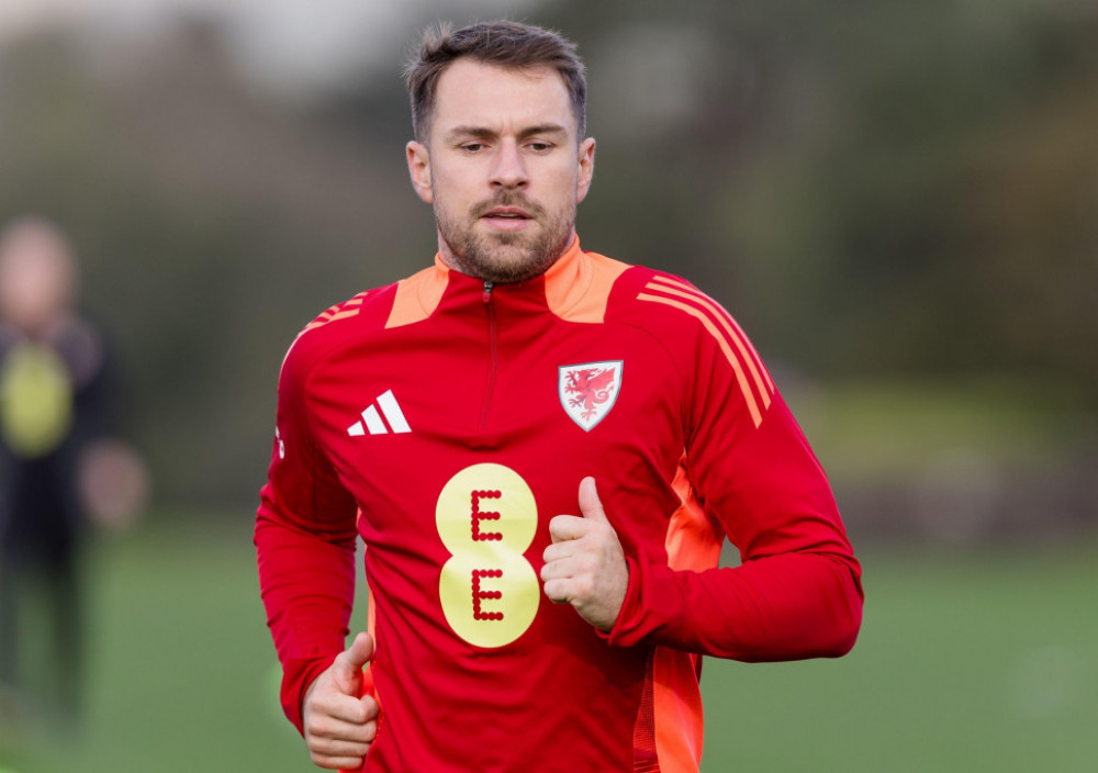 Aron Remzi, fudbaler Velsa