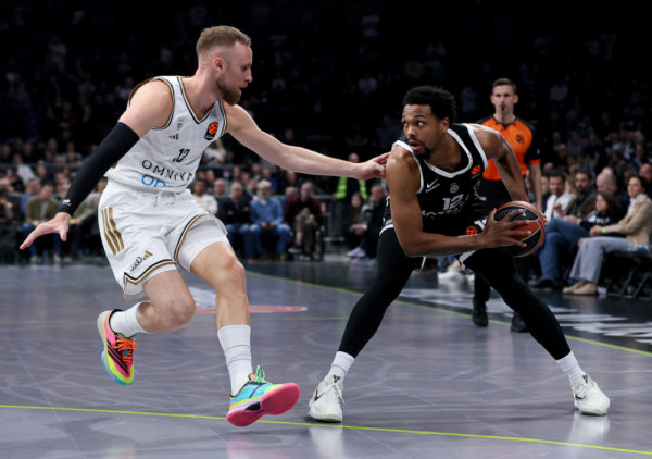 (UŽIVO) Partizan - Dubai: Kalates nakratko povezao redove crno-belih