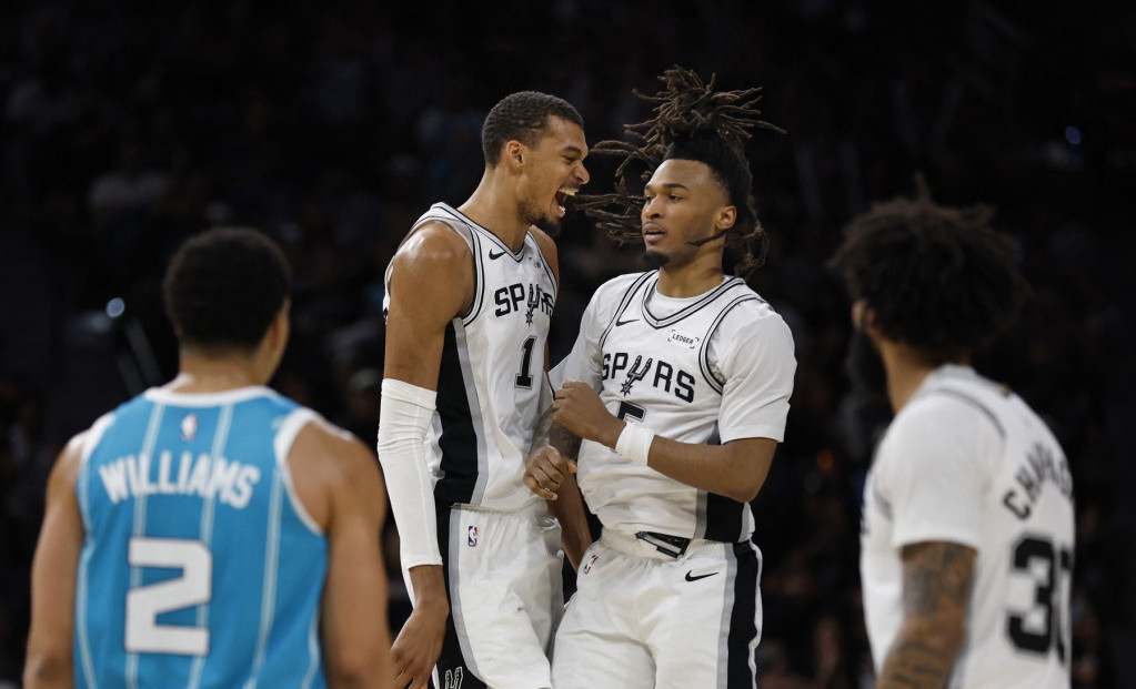 Viktor Vembanjama i Stefon Kasl