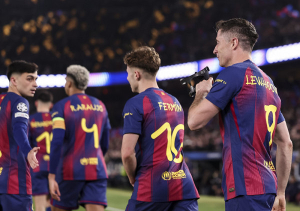 (FOTO) Mnogi su bili iznenađeni: Fudbaleri Barselone protiv Njukasla nastupili u specijalno dizajniranim dresovima