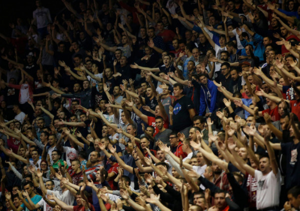 A sada derbi: Navijači, pokažite se! Bodovi su neophodni i Zvezdi i Partizanu