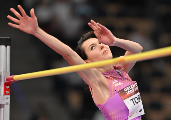 Angelina Topić naplaćuje svoju srebrninu: Sića za fudbalere, lep novac za atletičarke