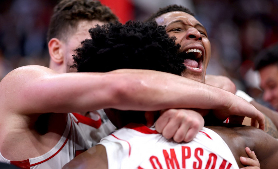 Amen Tompson slavi sa Šengunom i Smitom