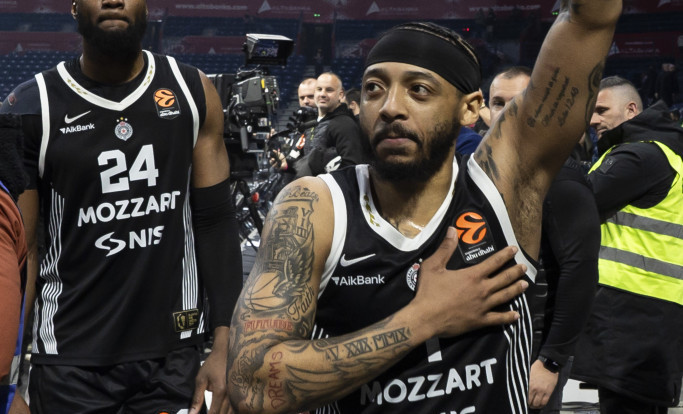 Karlik Džons, košarkaš Partizana