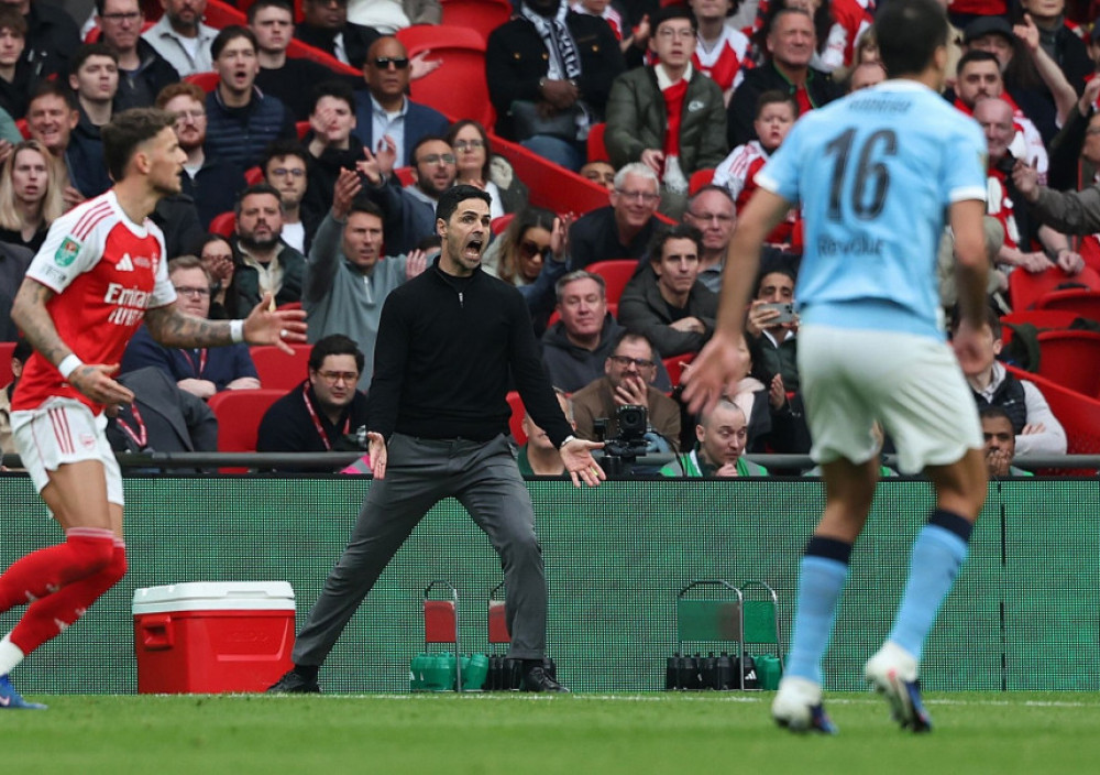 Mikel Arteta, trener Arsenala, tokom meča sa Mančester sitijem