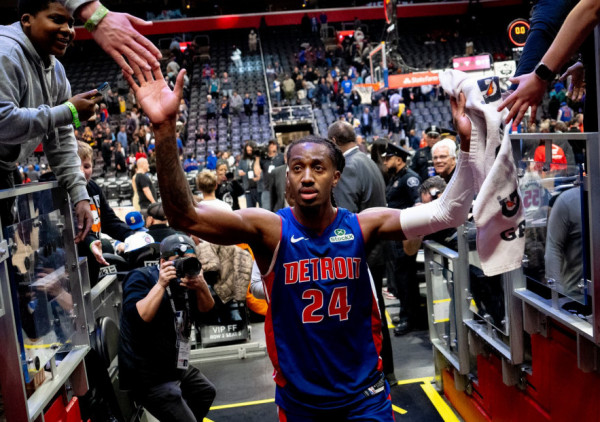 (VIDEO) Kome treba Kejd? Dženkins i Pistonsi prekinuli niz Lejkersa