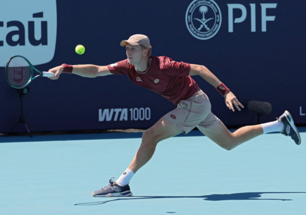 Landalus senzacija u Majamiju: Spasao meč loptu, savladao Kordu i izborio četvrtfinale