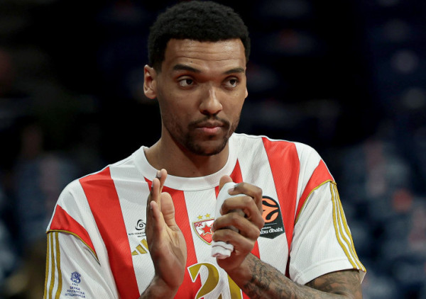 Avion za Barselonu poleteo u 17.25: Stižu dresovi košarkašima Zvezde