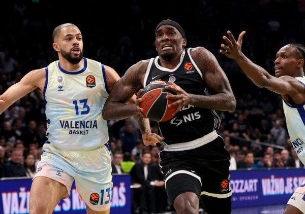 (UŽIVO/VIDEO) Partizan - Valensija: Gosti ulaze sa prednošću od sedam poena pred poslednju deonicu
