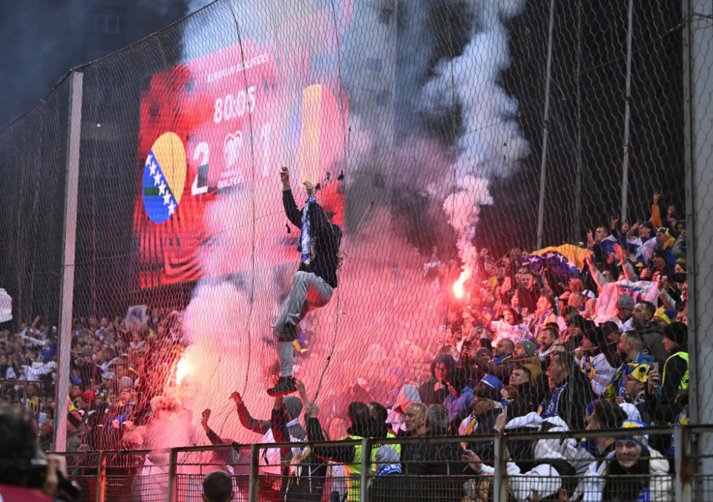 Scene sa stadiona "Bilino polje"