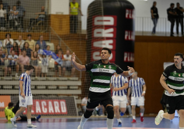 Nestvarne scene u Portugalu: Meč za titulu pomeren zbog smrada u svlačionici - igrač i trener Sportinga hospitalizovani!