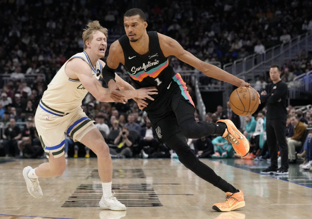 Viktor Vembanjama i Ej Džej Grin