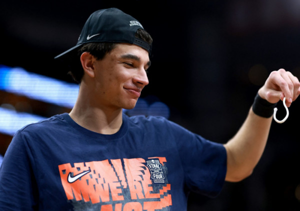 (VIDEO) Tata Peđa puca od ponosa: Andrej Stojaković odveo Ilinois na fajnal-for NCAA!