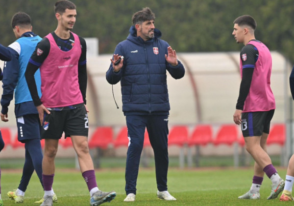 Veljko Paunović ugostio igrače Torlaka u Staroj Pazovi