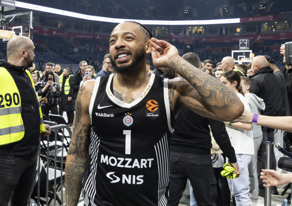 Karlik Džuns, plejmejker Partizana