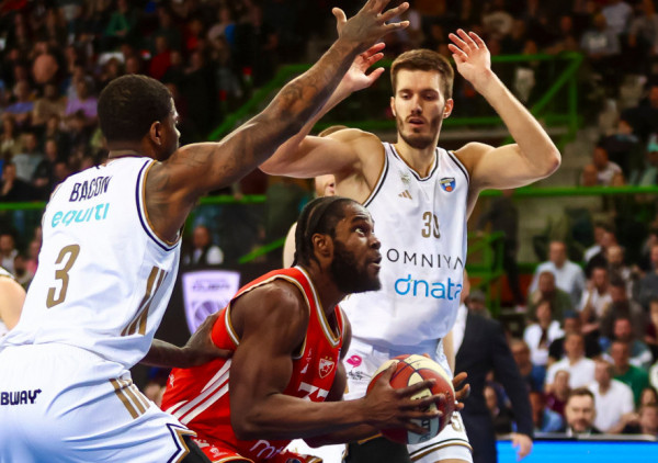 (UŽIVO) Crvena zvezda - Dubai: Crveno-beli za treće mesto i pomoć Partizanu