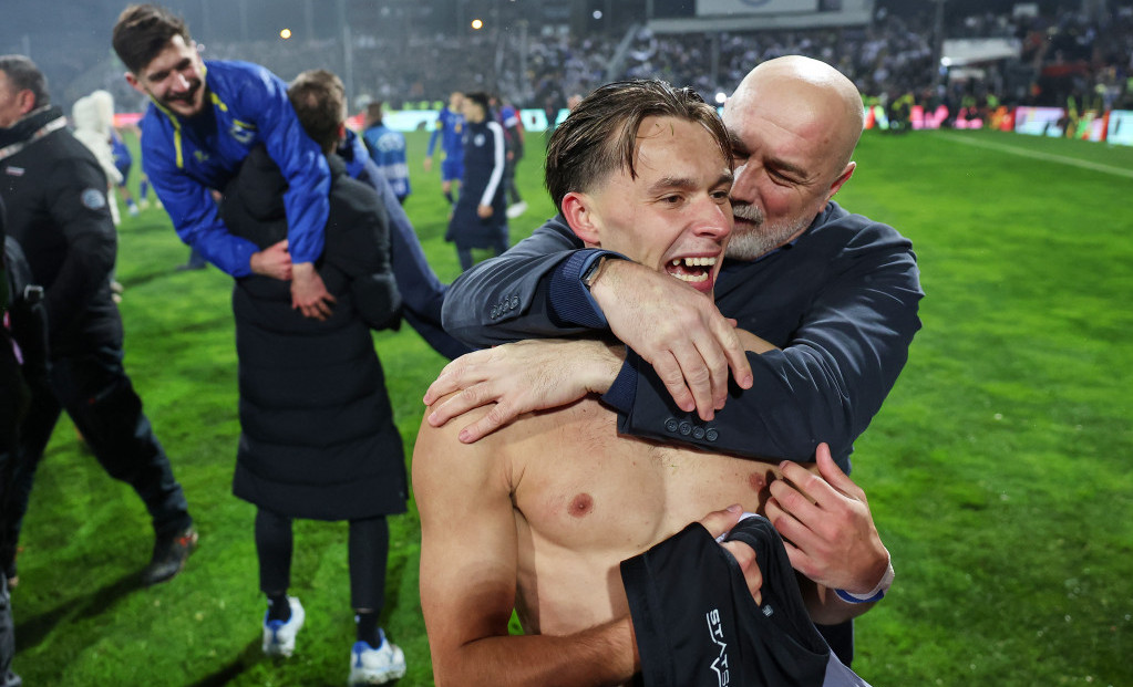 Sergej Barbarez grli Memića