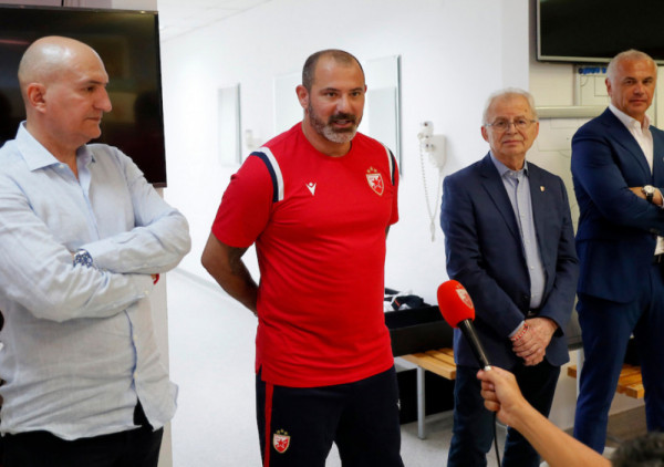 Crvena zvezda svečano dočekala svoje mlade reprezentativce! Fudbalerima se obratili Dejan Stanković, Mitar Mrkela i Boško Đurovski