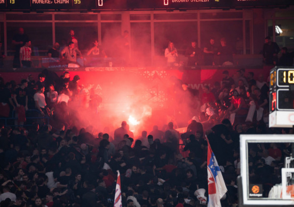 (VIDEO) Zvezdaši "položili popravni": Crveno-bela "Arena" i koreografija "Delija"