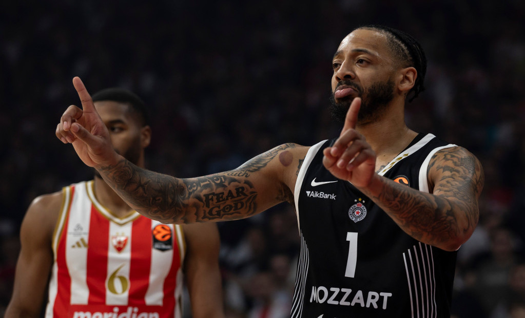 Karlik Džons, košarkaš Partizan