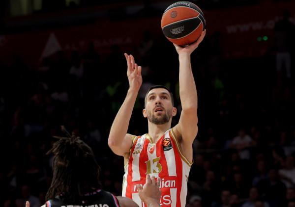 (VIDEO) "Zapalio" se Ognjen Dobrić protiv Pariza i stigao do jubileja u Evroligi!