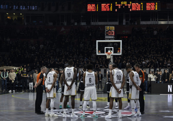 Košarkaši Partizana i Efesa zaćutali za Duleta: Muk u turskoj dvorani za košarkašku legendu