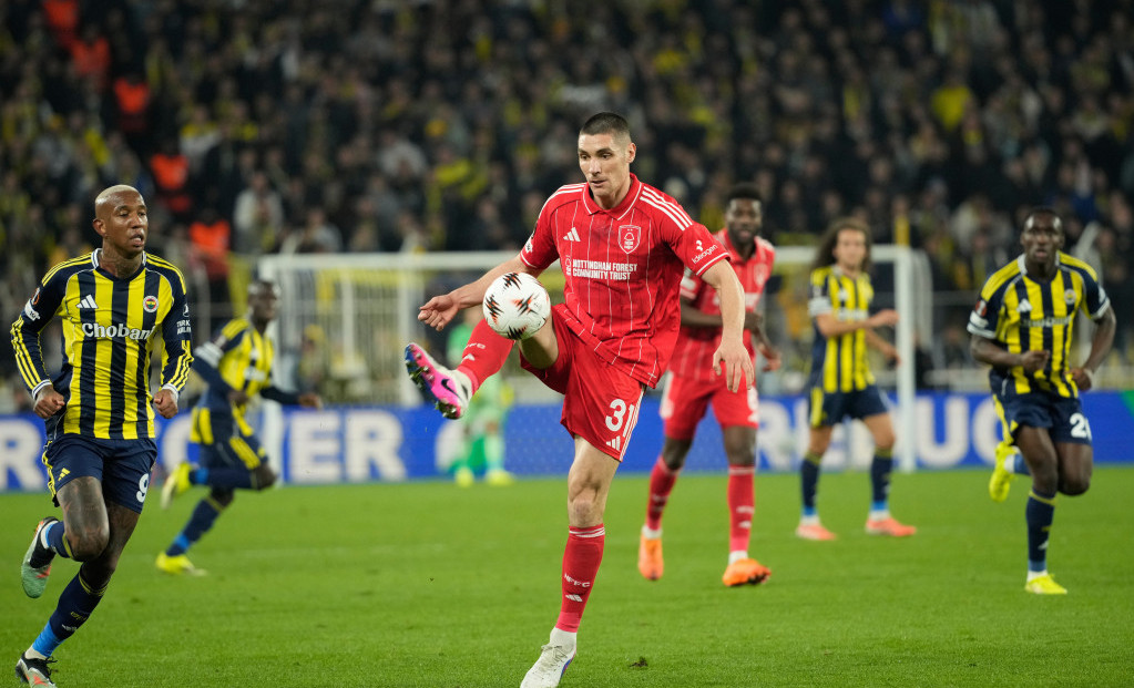 Nikola Milenković protiv Fenerbahčea