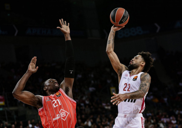 Olimpijakos na iskustvo slomio Hapoel: Dorsi odveo Grke do prvog mesta, "ludnica" na tabeli u borbi za plej-of