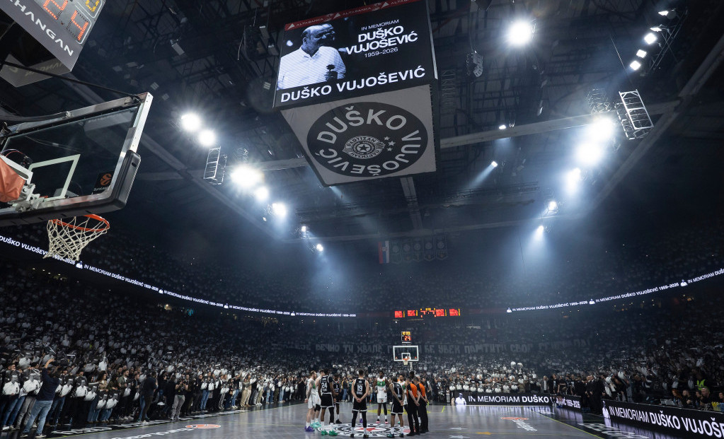 Nezaboravna slika sa početka meča u Areni