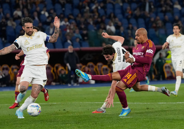 Donijel Malen het-trikom "pojeo" Pizu: Ubedljiv tirjumf Rome