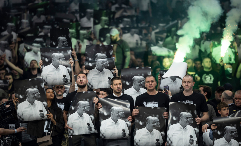 Žofri Lovernj, Vanja Marinković, Novica Veličković, Milenko Tepić odaliu su počast Vujoševiću