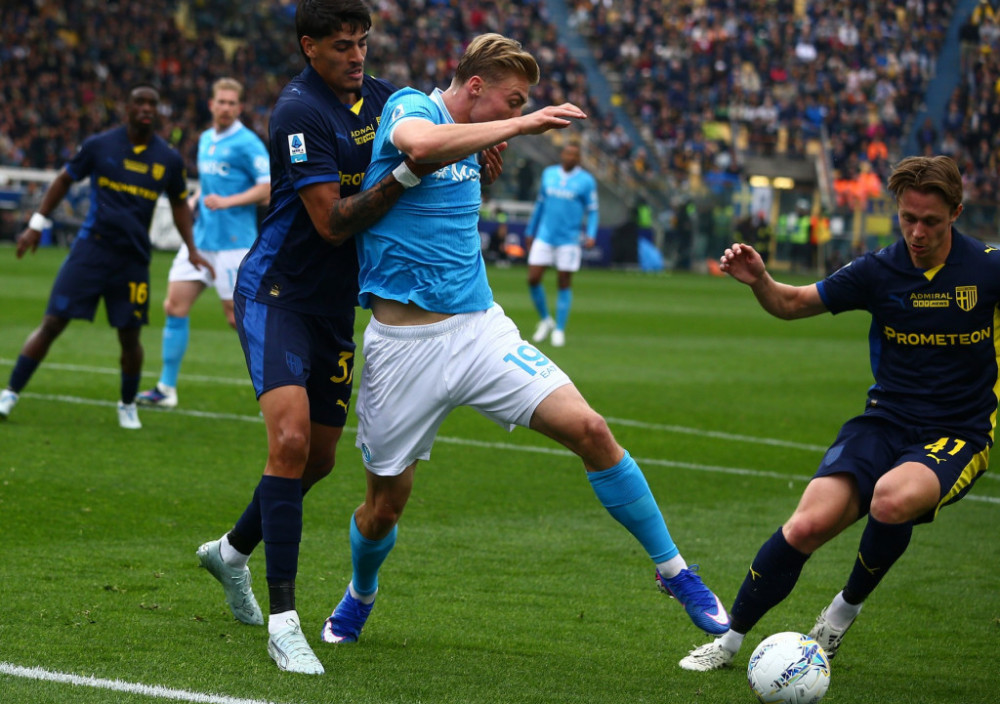 Fudbaleri Napolija i Parme